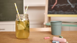 Limonade mit Strohhalm Limonade mit Strohhalm